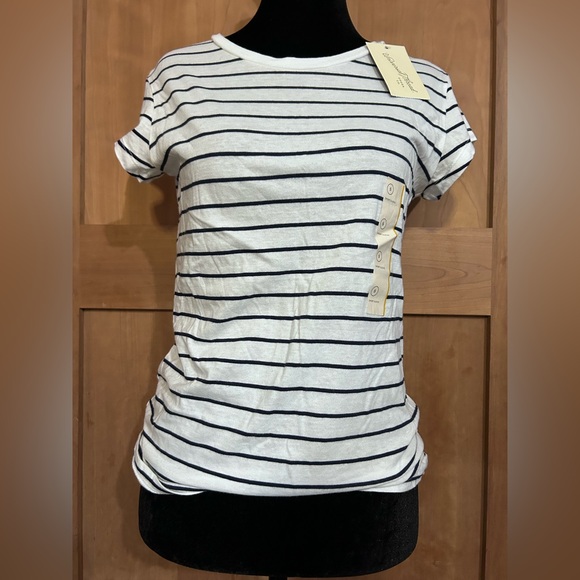 Universal Thread Tops - Striped White and Navy Blue T-Shirt